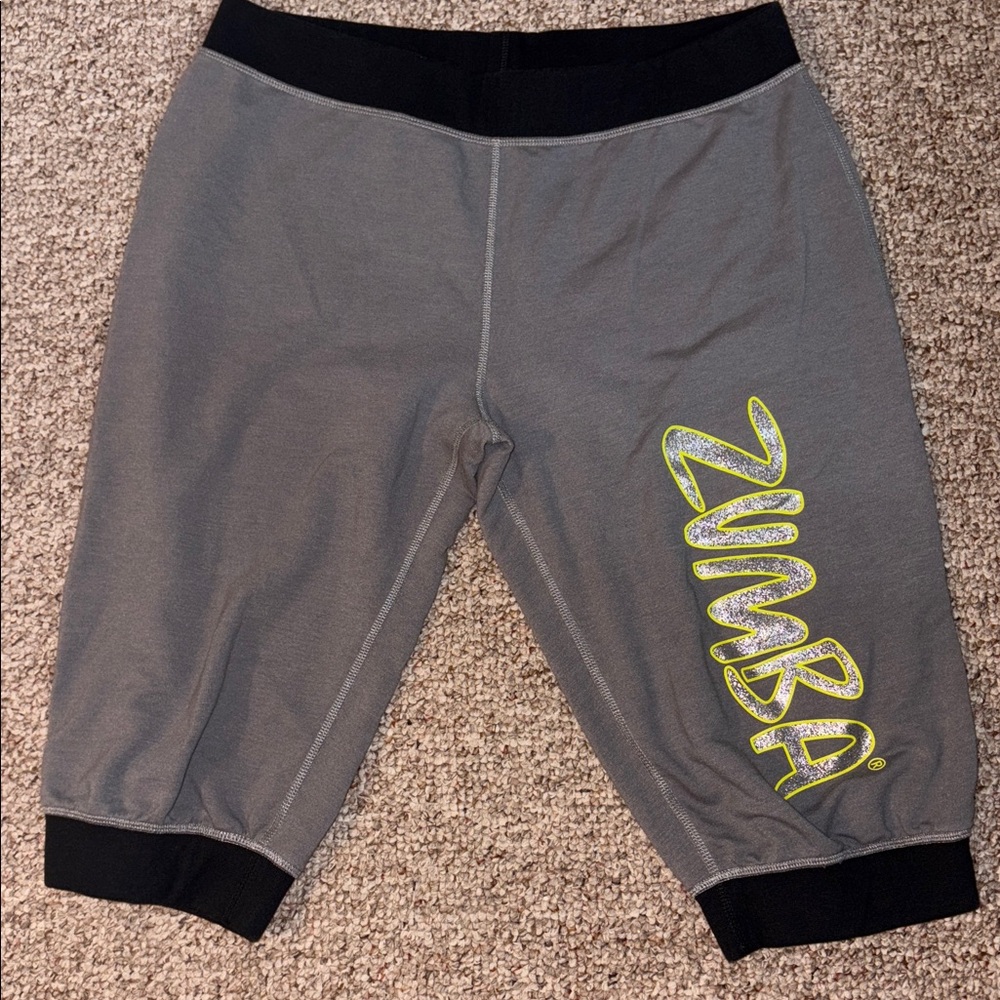 Zumba Grey Capri Dance Pants Large Athletic Exercise Salsa Athletic Large